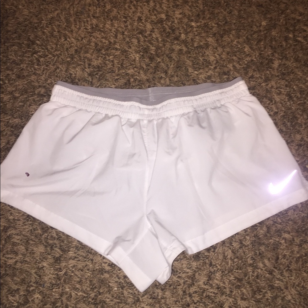 White nike shorts